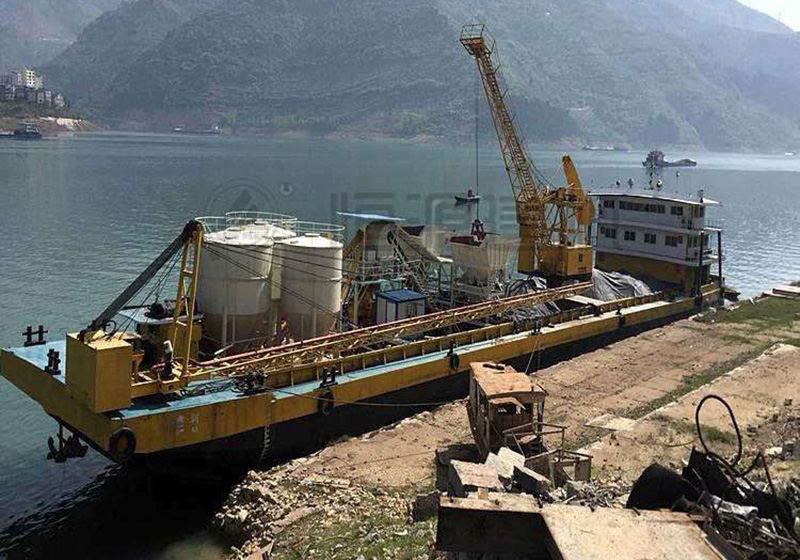 水上混凝土攪拌船價格