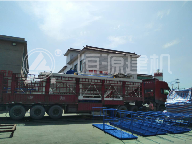 恒源建機 35型攪拌站發往湖北劉宏暗裝車現場